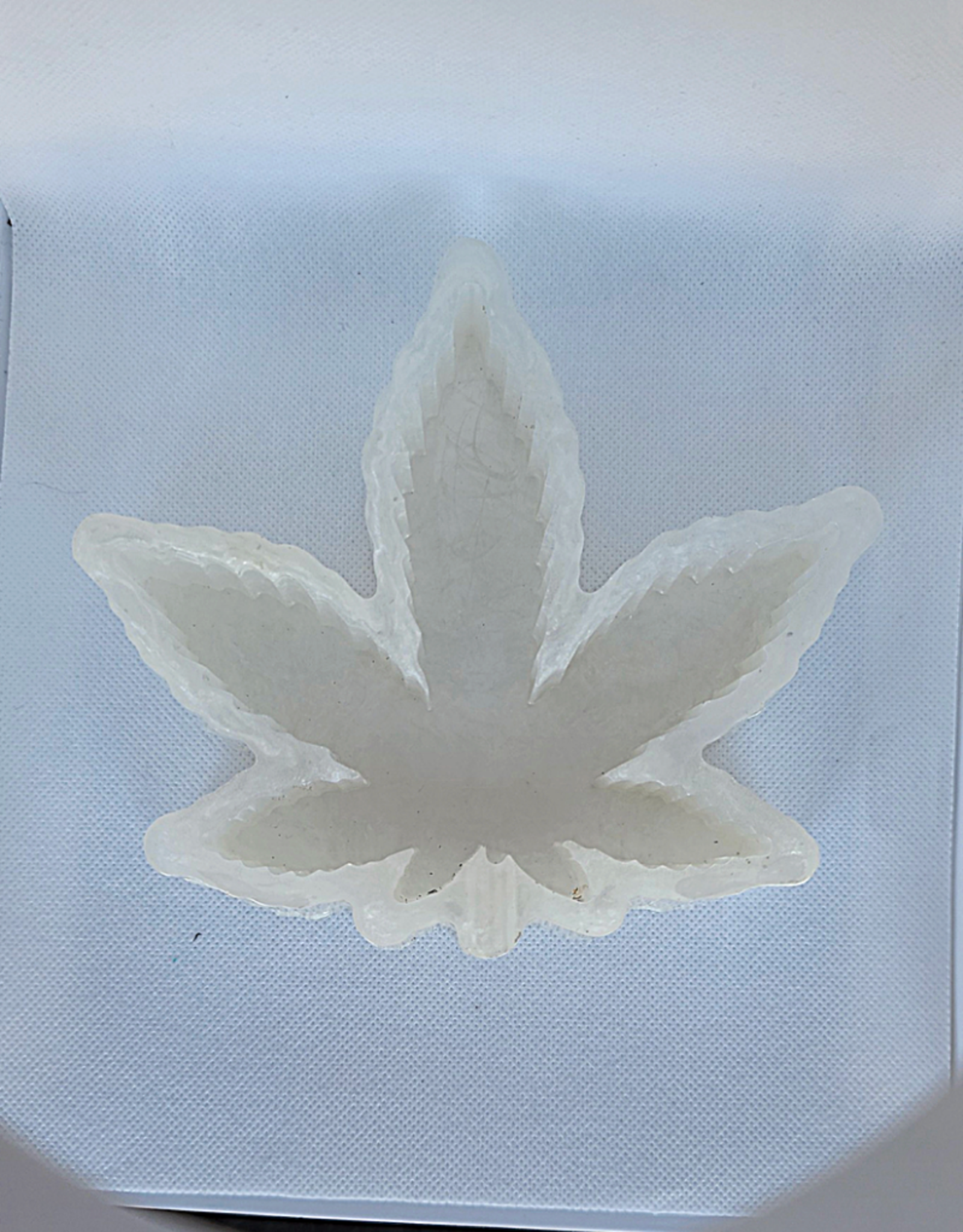 Elite Health and Wellness Large Cannabis Leaf Resin Dish White