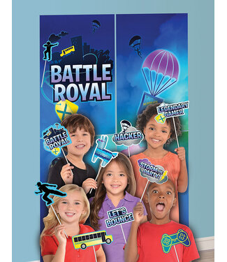Battle Royal Scene Setter with Photo Booth Props