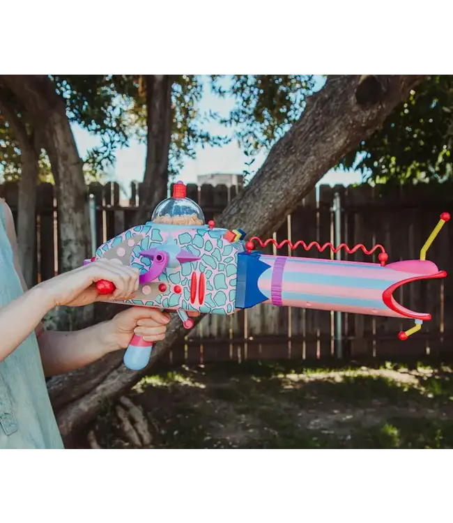 KILLER KLOWNS FROM OUTTER SPACE Killer Klowns From Outer Space 24-Inch Popcorn Bazooka Electronic Prop Replica