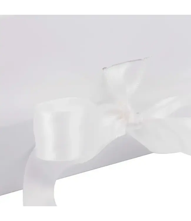LA RIBBONS WHOLESALE 8" X 8" X 4" Collapsible Gift Box w/ Satin Ribbon & Magnetic | White