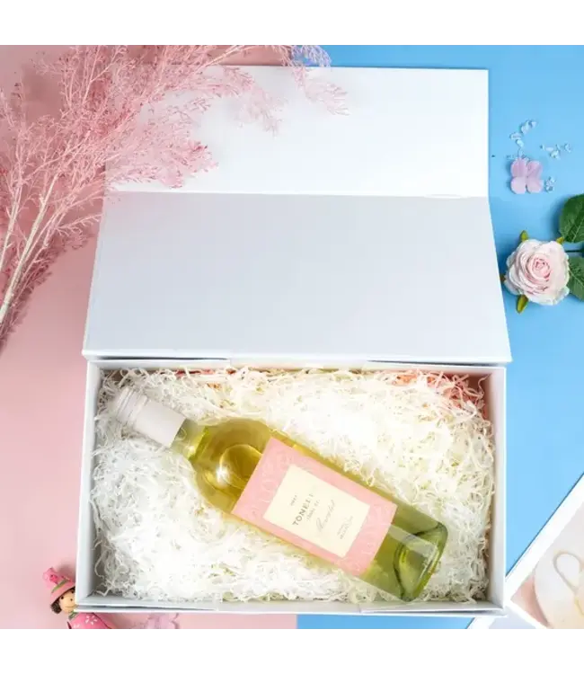 LA RIBBONS WHOLESALE 14" X 9" X 4.3" Collapsable Gift Box w/ Magnetic Square Flap Lid | White