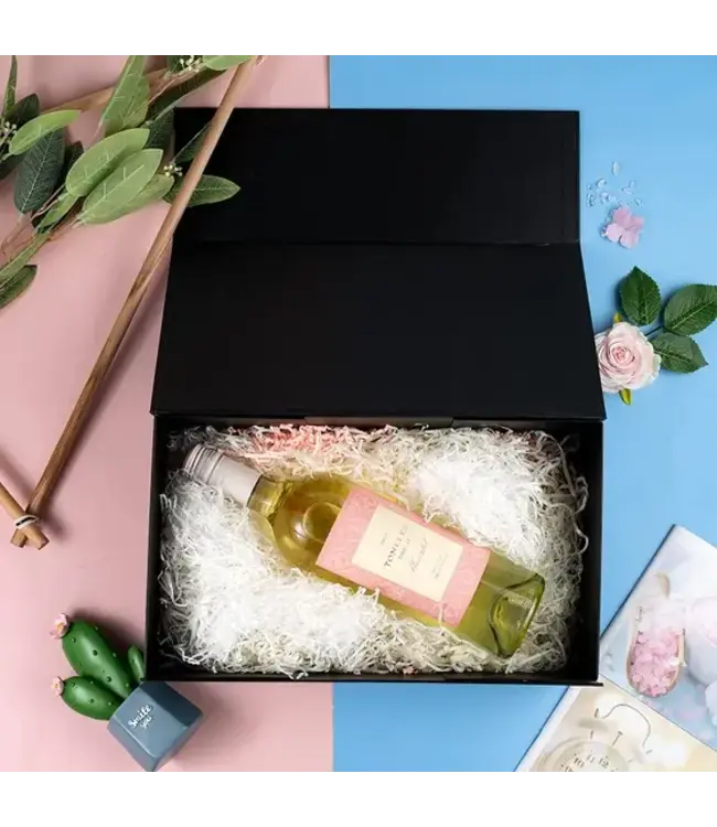 LA RIBBONS WHOLESALE 14" X 9" X 4.3" Collapsable Gift Box w/ Magnetic Square Flap Lid | Black