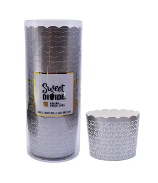 SWEET DIVIDE Large 5 oz Disposable Baking & Snack Cups - Silver - 20 Pk
