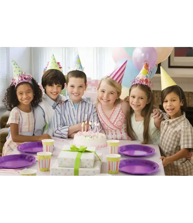 CROWN DISPLAY 7 In. Purple Plastic Plates - 50 Ct.