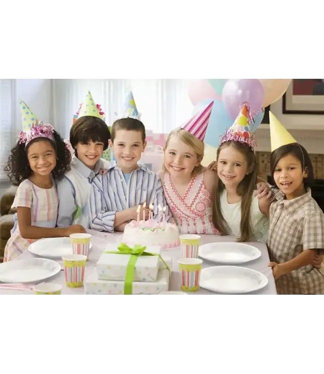 CROWN DISPLAY 7 In. White Plastic Plates - 50 Ct.