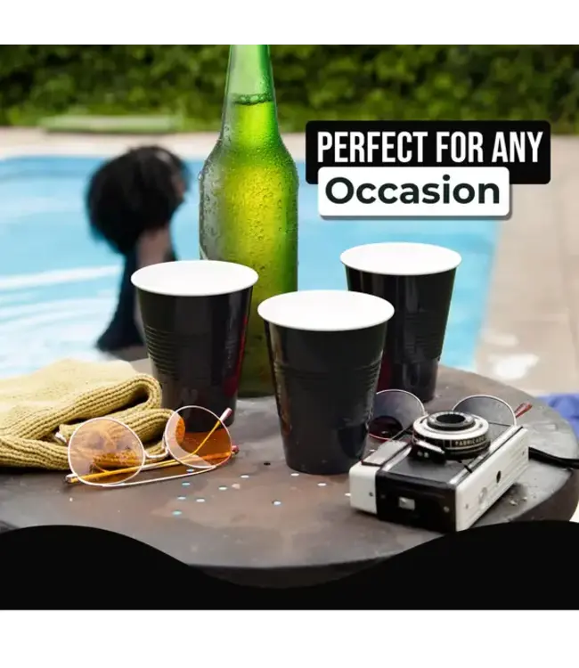 CROWN DISPLAY 18 Oz. Black Plastic Cups - 50 Ct.