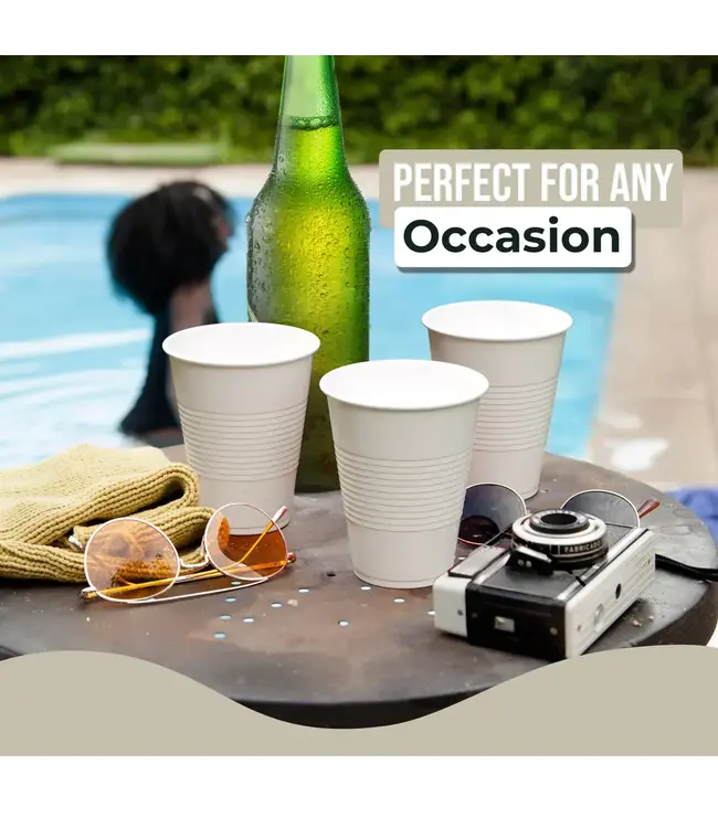 CROWN DISPLAY 18 oz. Ivory Plastic Cups - 50 Ct.