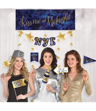Amscan Kiss me at Midnight New Year's Eve Photo Booth Backdrop with Props, NYE Party,  14 Pieces