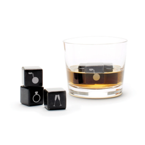 https://cdn.shoplightspeed.com/shops/626275/files/19280624/300x300x1/teroforma-whisky-stones-engagement.jpg