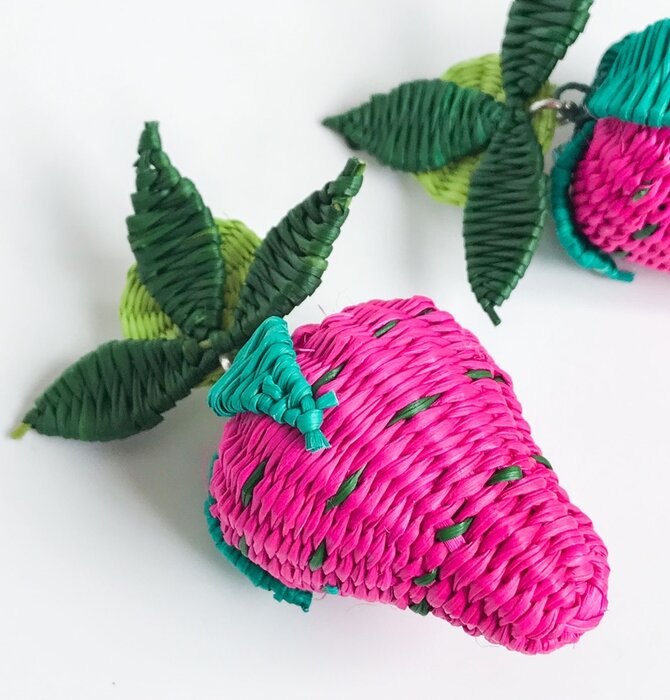 Earrings | Large Fruit Iraca | Strawberry