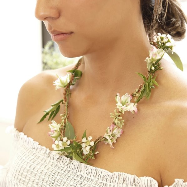 Kikkerland Necklace | Fresh Flower | Make Your Own