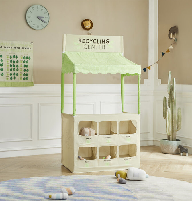 Play Stand | Recycling Center