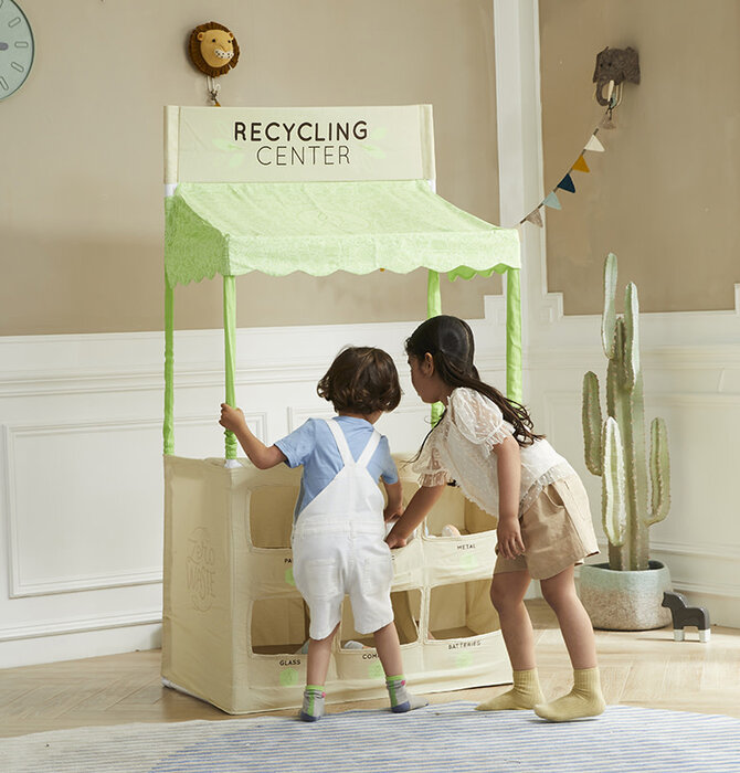 Play Stand | Recycling Center