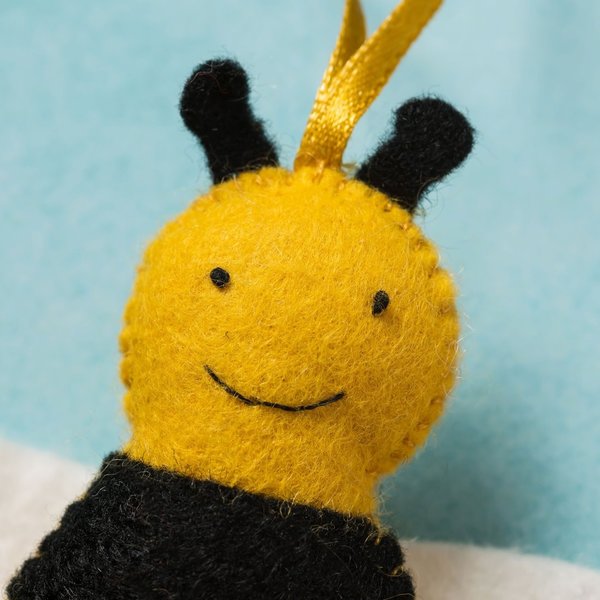 Corinne Lapierre Limited Felt Craft Mini Kit | Bee & Flower