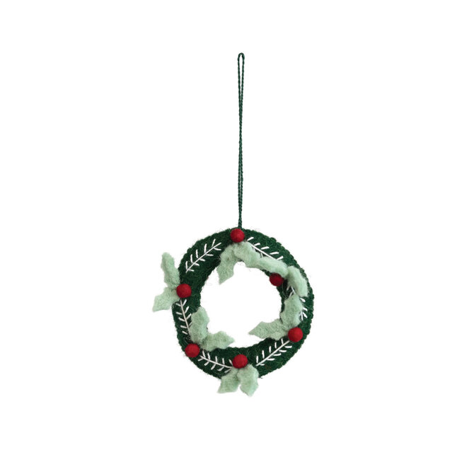 https://cdn.shoplightspeed.com/shops/626275/files/56503302/670x670x1/creative-co-op-ornament-felt-holly-wreath.jpg