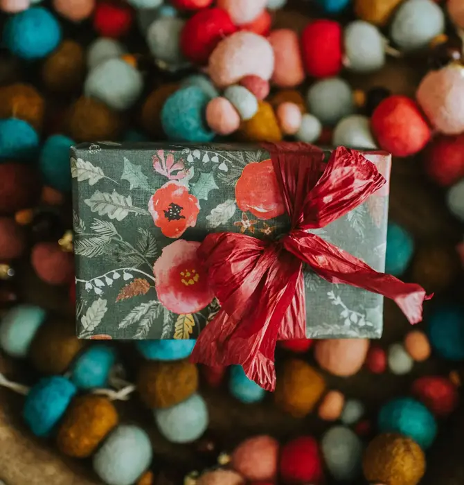 Wrapping Paper | 2-Sided Eco | Homespun Plaid/Winter Floral