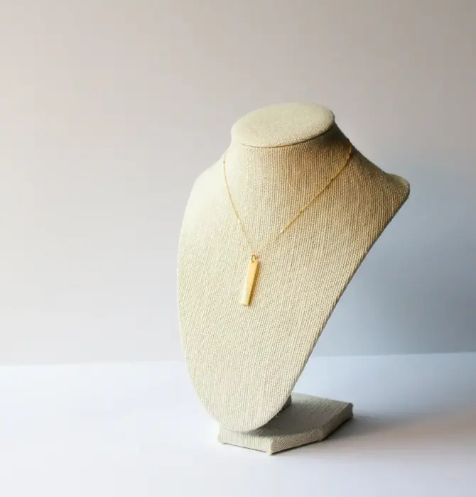 Necklace | White Pendant