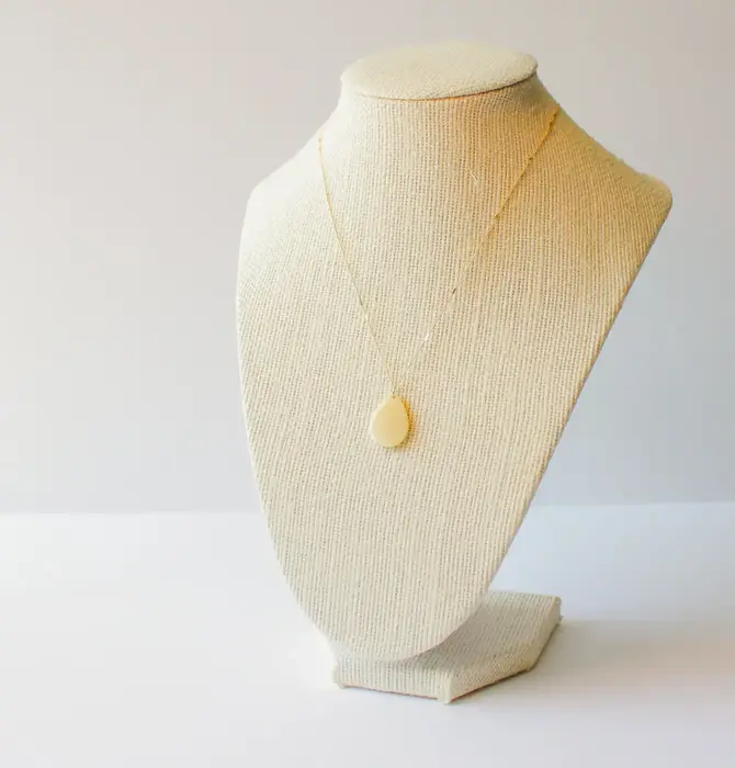 Necklace | White Pendant
