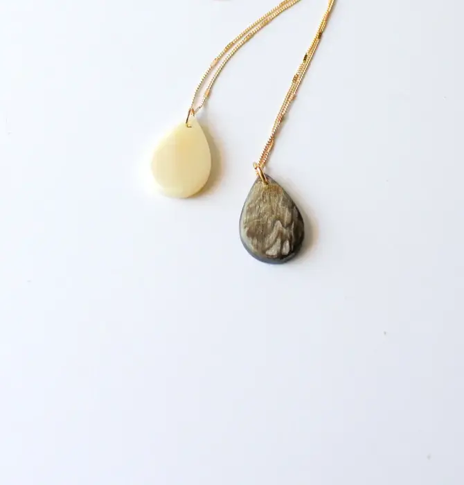 Necklace | White Pendant