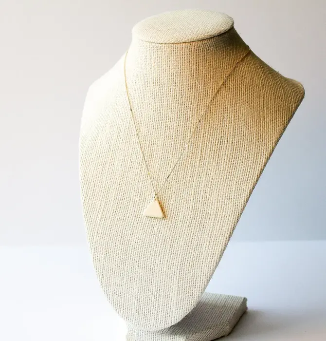 Necklace | White Pendant