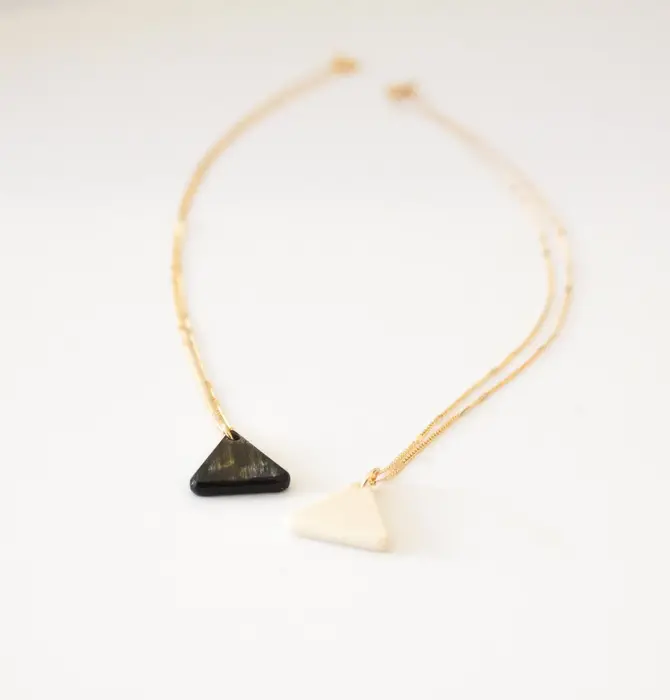 Necklace | White Pendant