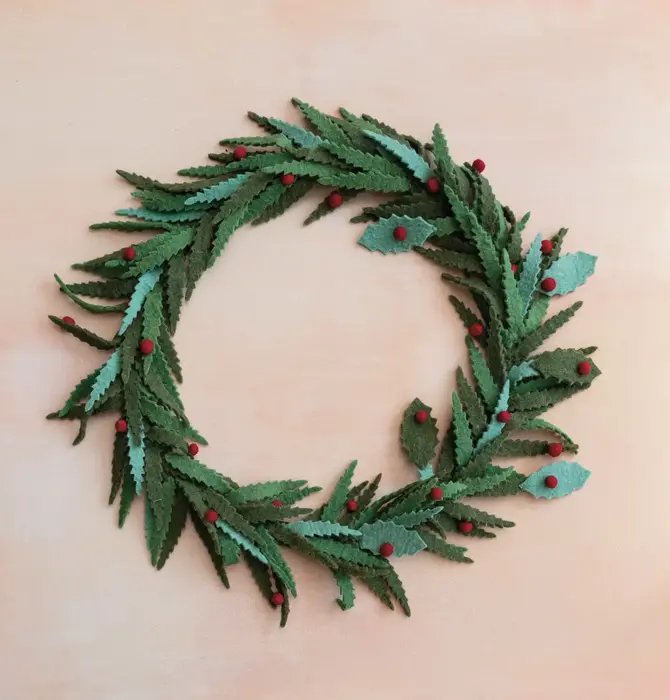 Wreath | Wool Felt | Green Leaves | Red Berries