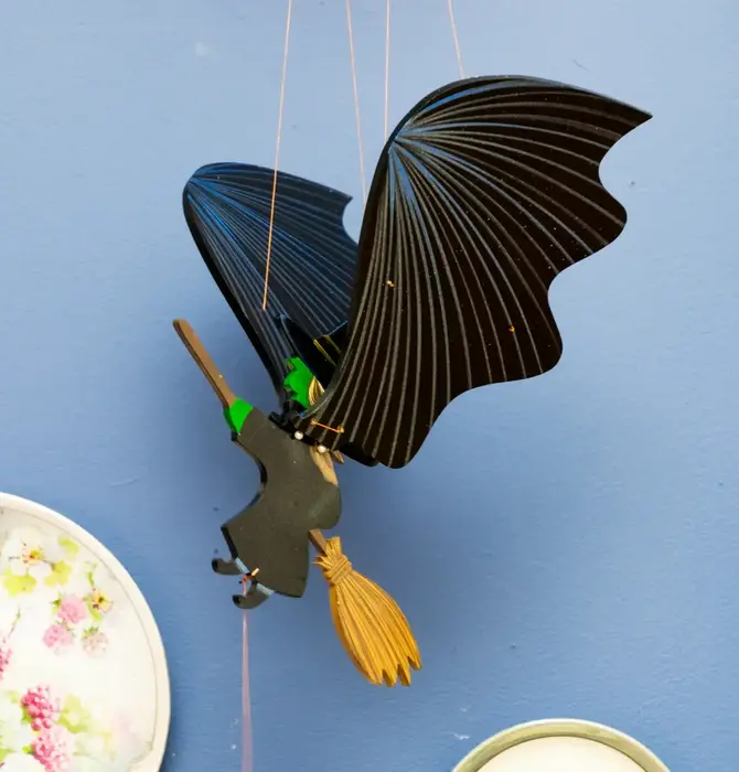 Mobile | Flying | Witch