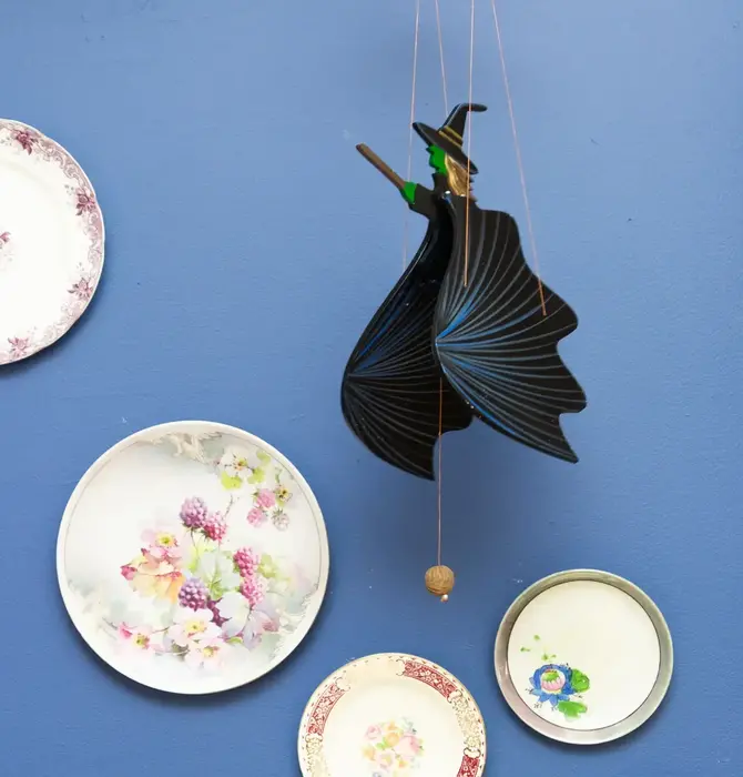 Mobile | Flying | Witch