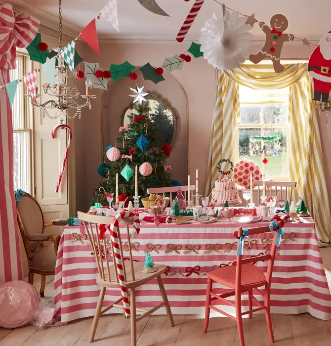 Garland | Honeycomb Holly