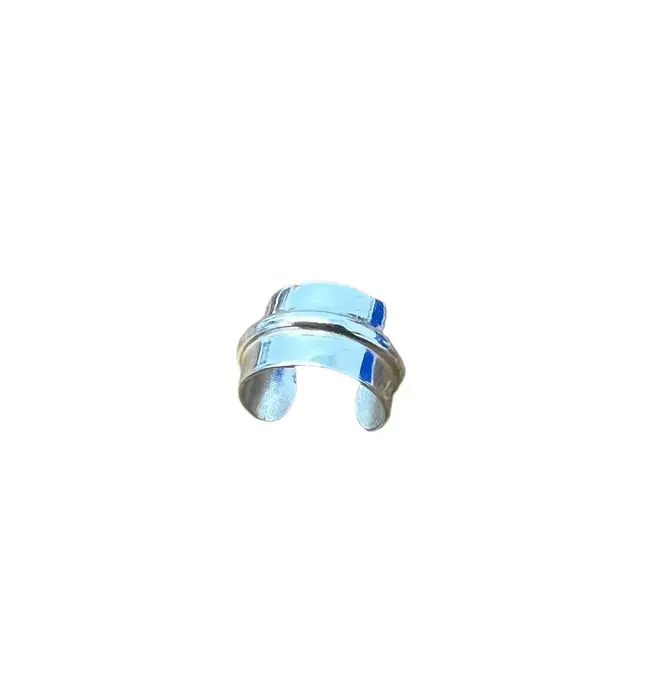 Ear Cuff | Thick Lined