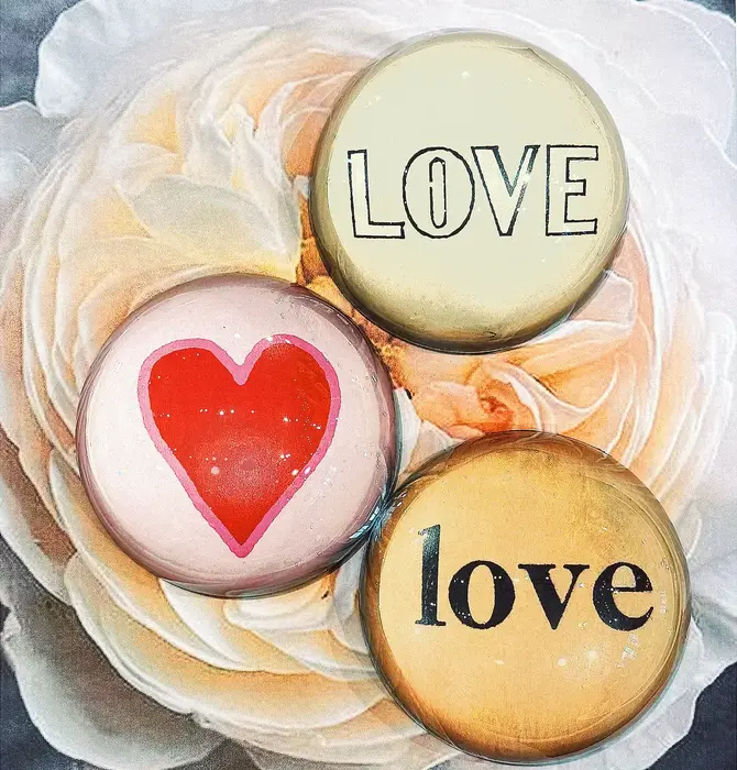 Paperweight | Crystal Dome | Love Outline