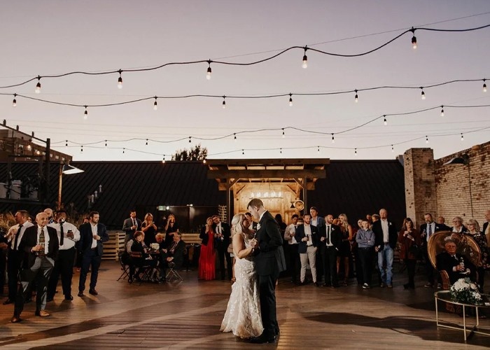 What Should Couples Prioritize When Touring Wedding Venues in Oklahoma City?