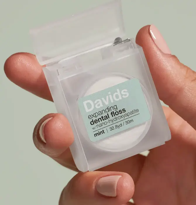 Dental Floss | Refillable Dispenser | Mint