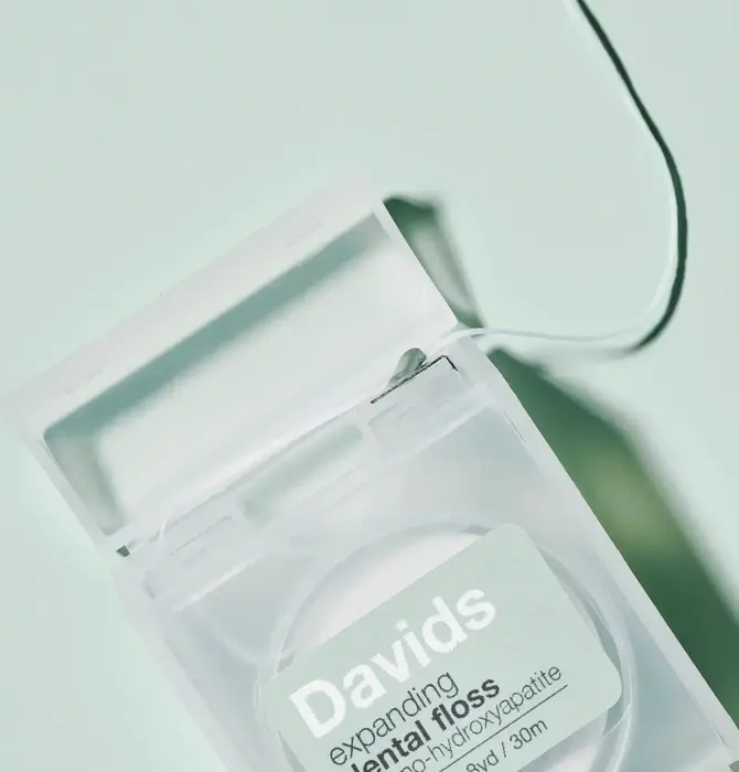 Dental Floss | Refillable Dispenser | Mint