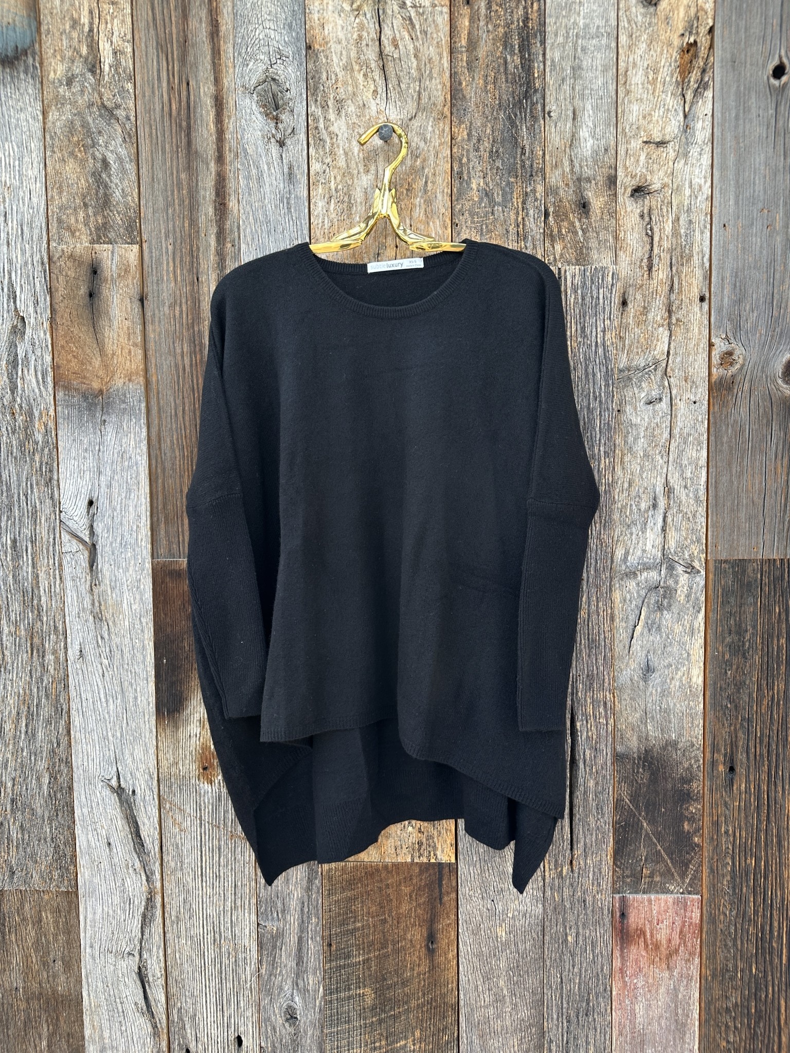 Subtle Luxury Subtle Luxury Loose and Easy Crew Black - Island Farm