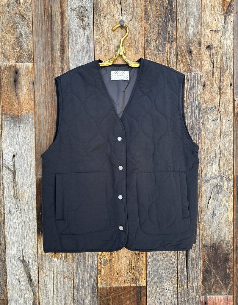 It Is Well Quilted Vest Black OS