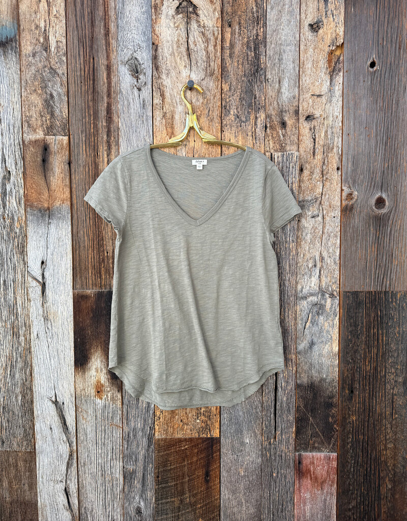 Dylan Dylan Deep V-Shirt Tail Tee Olive