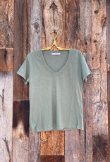 Perfect White Tee Hendrix S/S Boxy V-Neck Tee Aloe