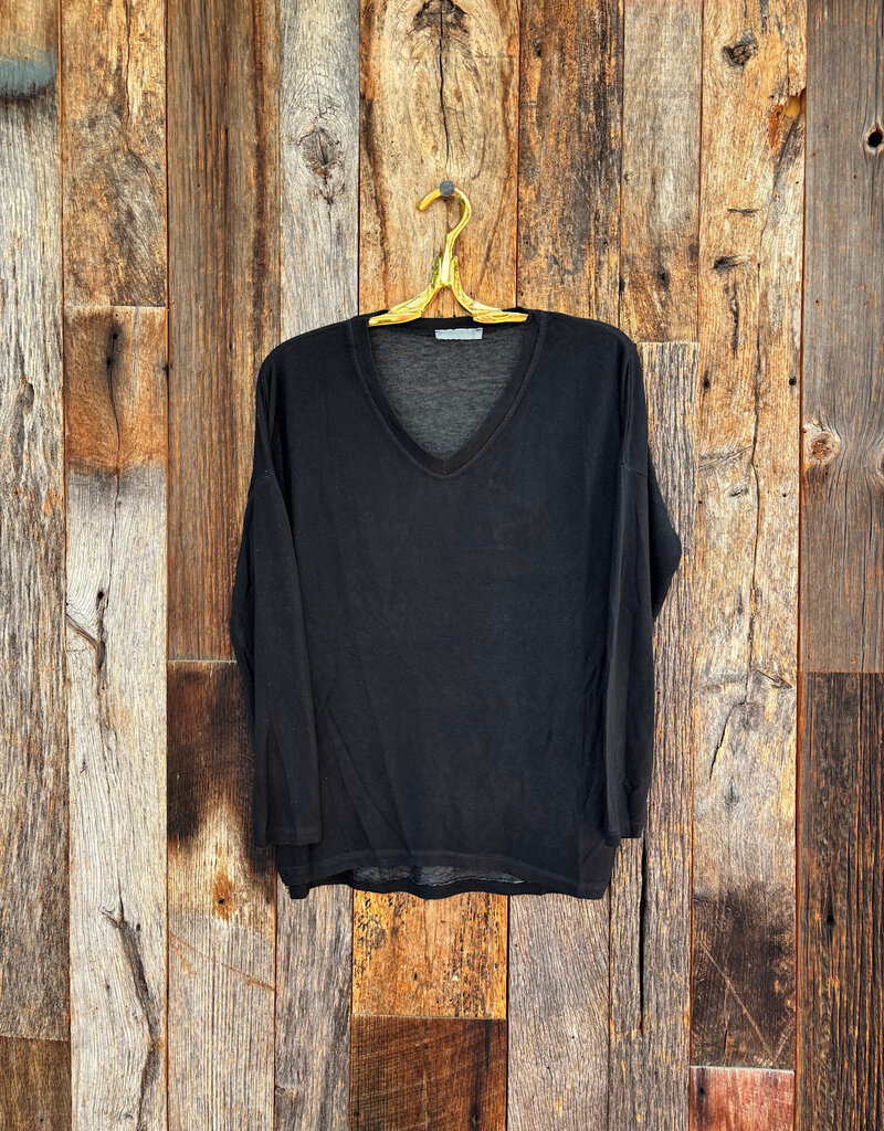 Milio Milano Milio Milano V-Neck Shoulder Drop LS Tee Black