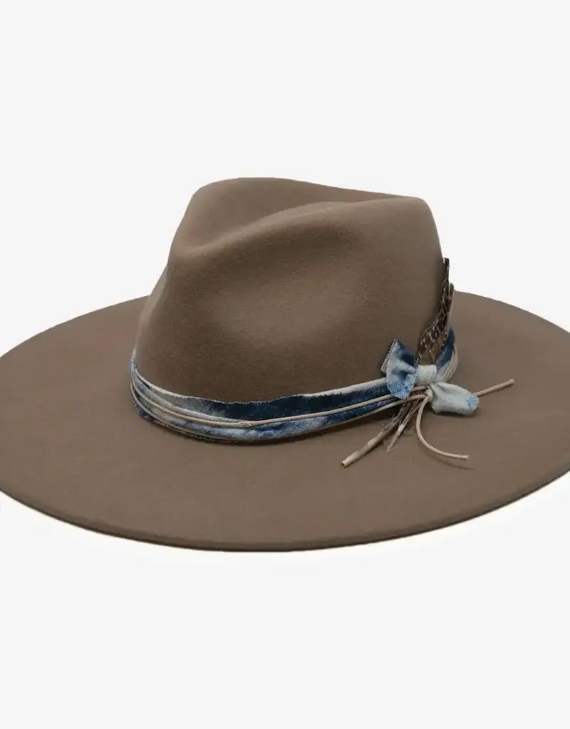 Wyeth Wyeth Amelia in Tan Hat
