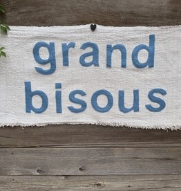 The Huntress Designs The Huntress Designs Grand Bisous 39x18