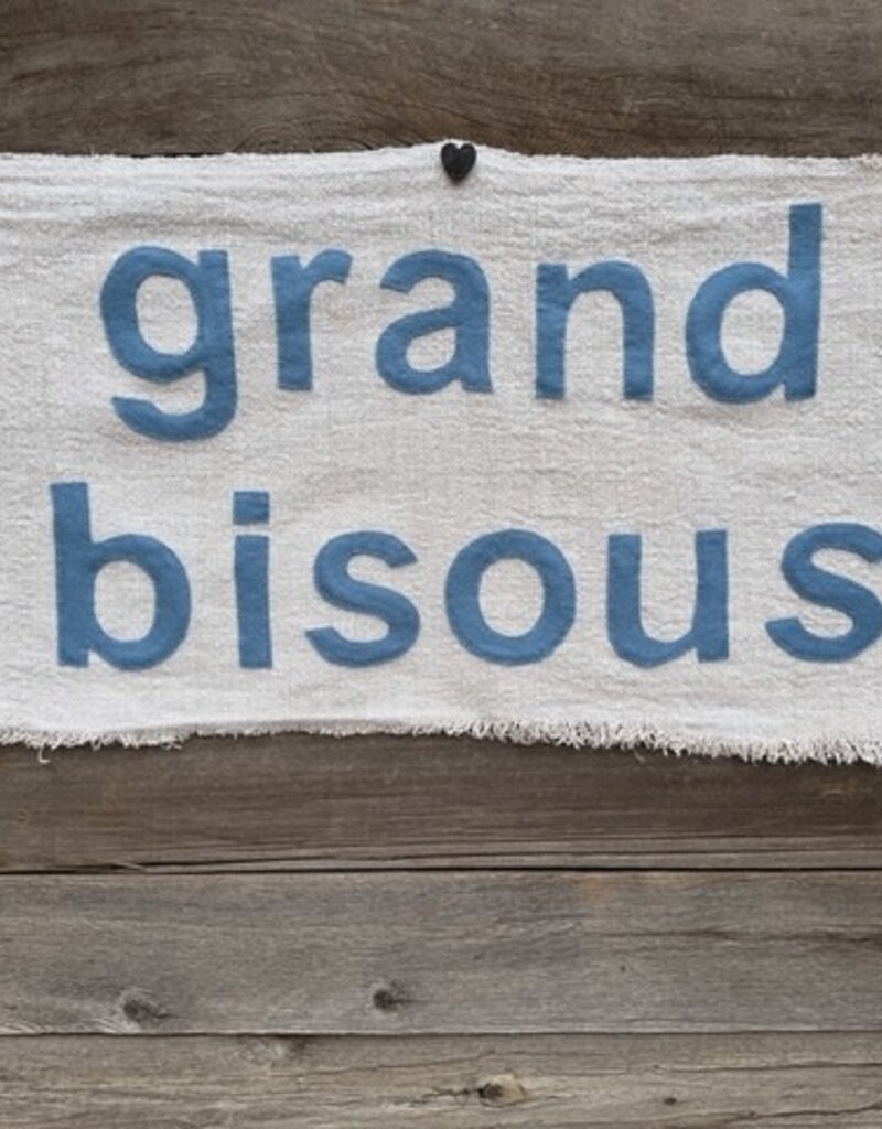 The Huntress Designs The Huntress Designs Grand Bisous 39x18