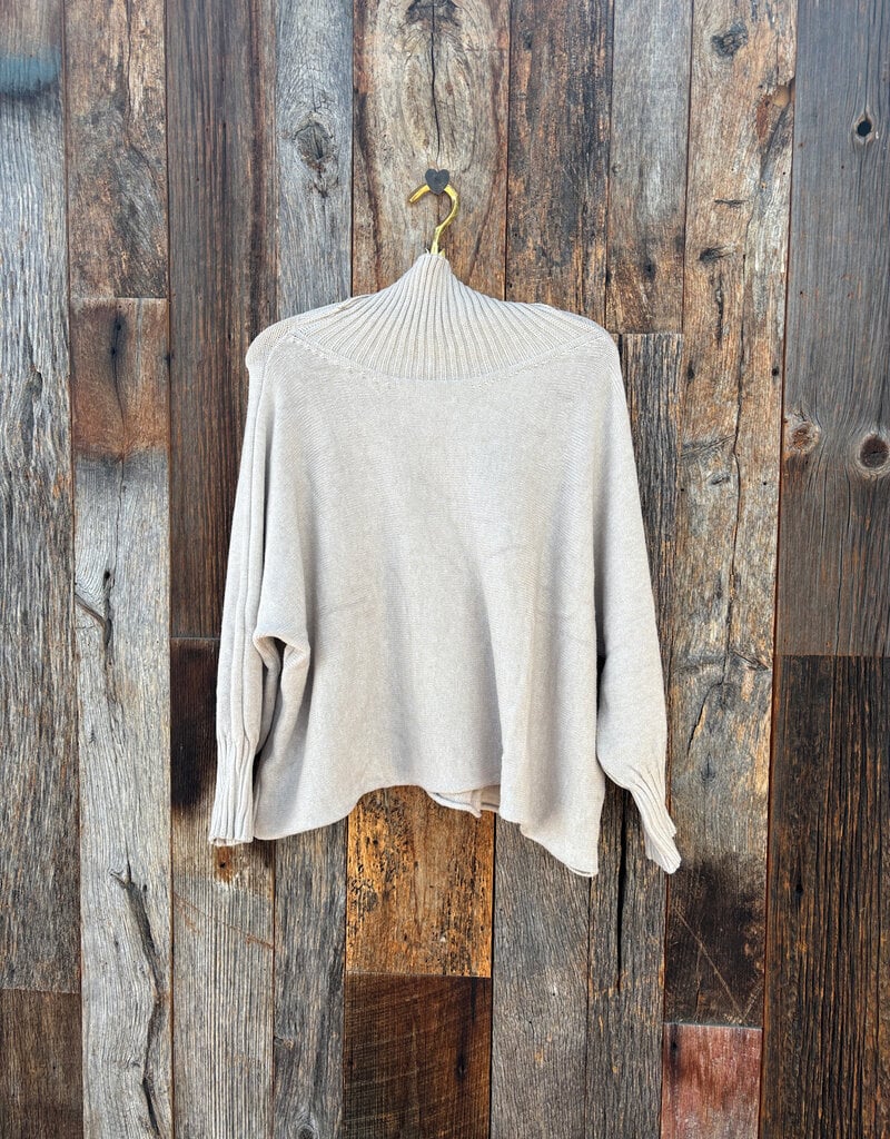 Milio Milano Milio Milano Drapey Turtleneck Knit Sweater Beige
