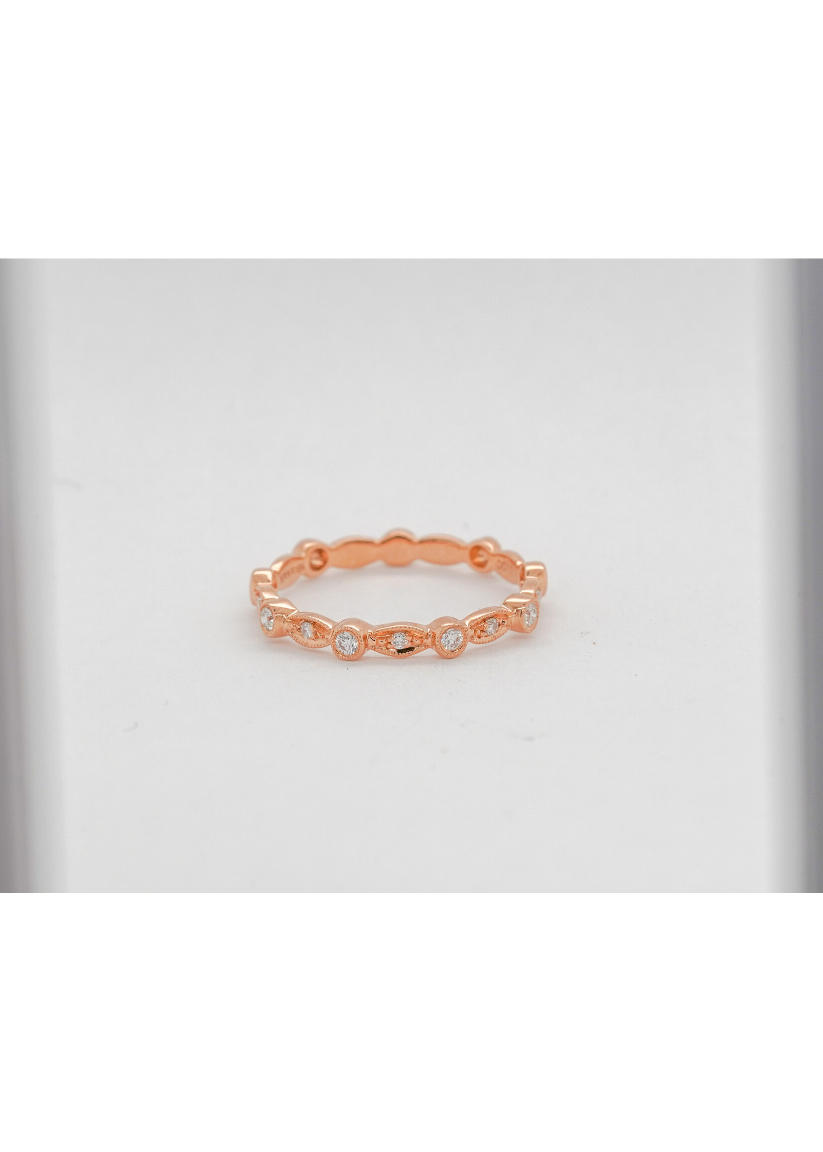 18KR 1.89g .11ctw Diamond Stackable Band (size 6.5)