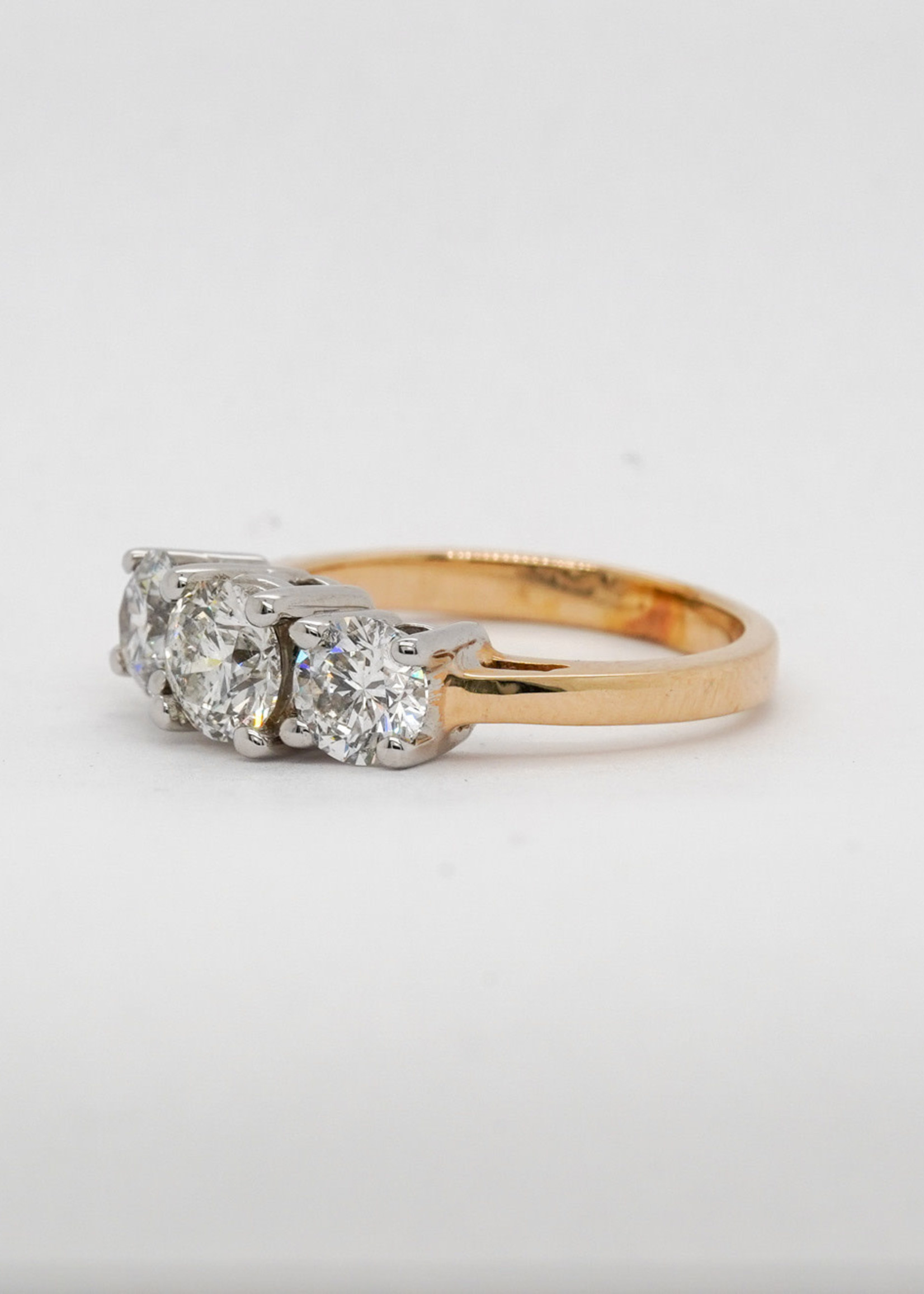 14KY 4.35g 1.95ctw (.75ctr) I/I1 Round Diamond Three Stone Engagement Ring (size 6.5)