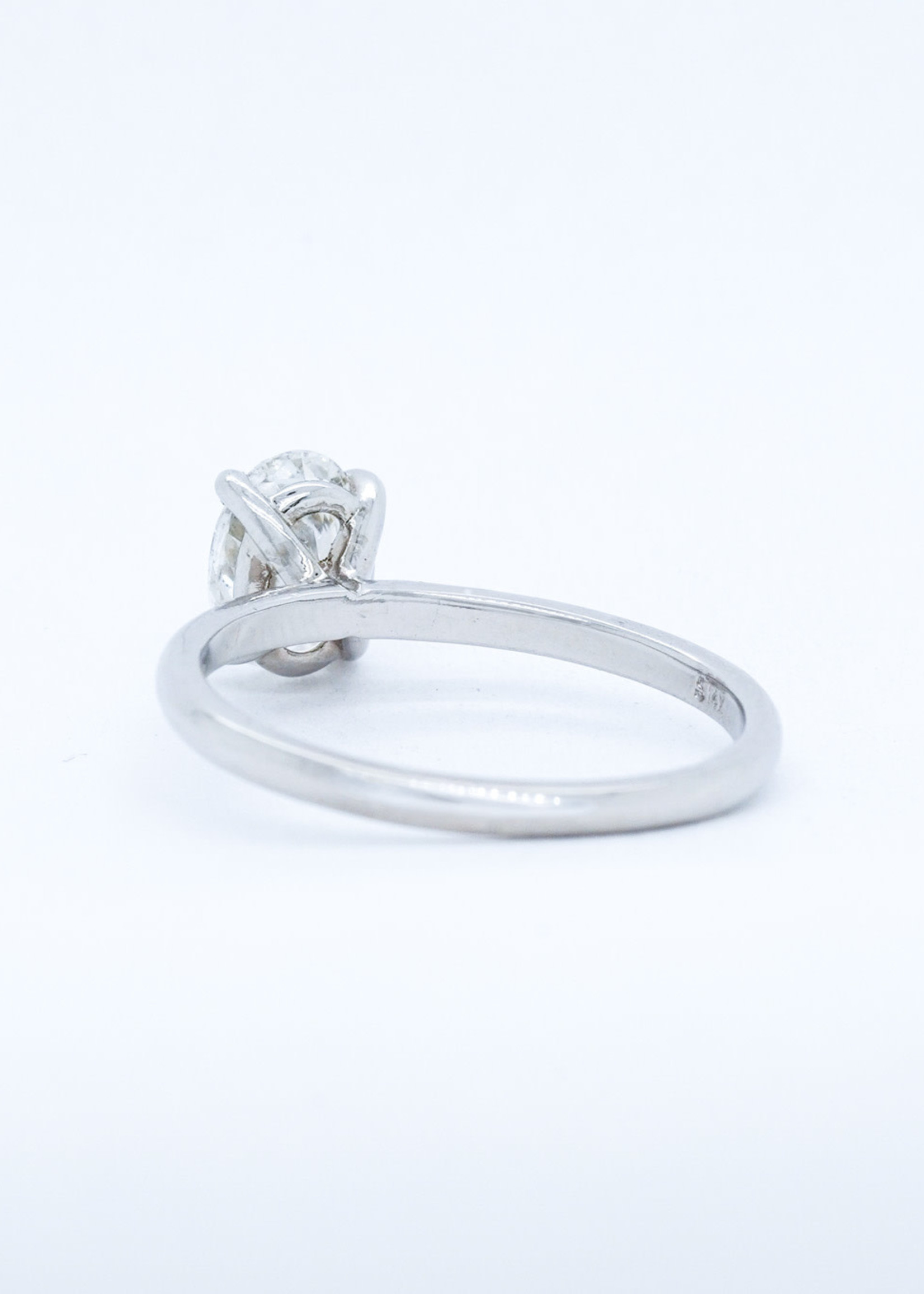14KW 2.30g .96ct G/SI2 GIA Oval Diamond Solitaire Ring (size 7)