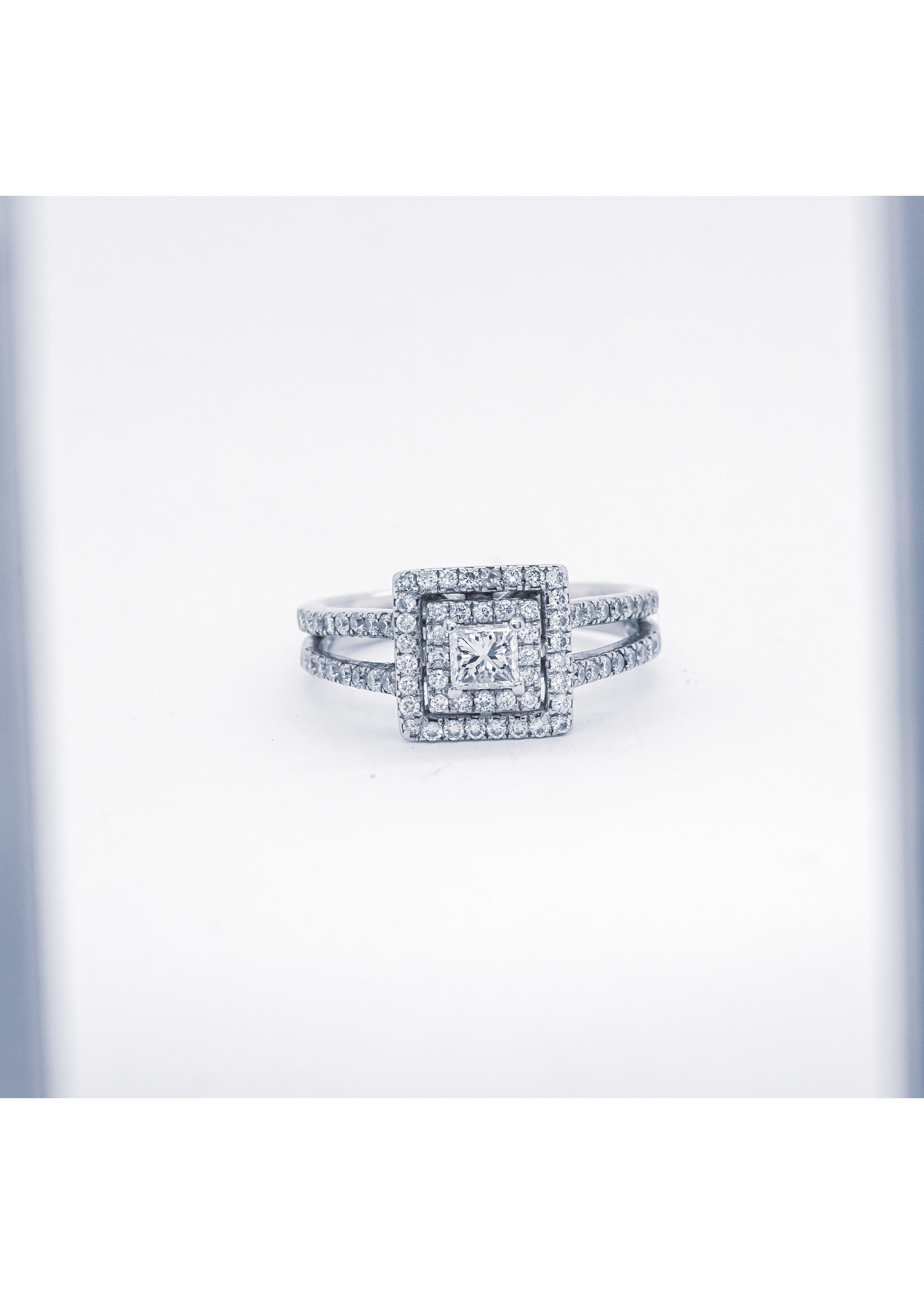 18KW 4.65g 1.0TW (.30ctr) H/SI1 Princess Cut Diamond Double Halo Engagement Ring (size 6.25)