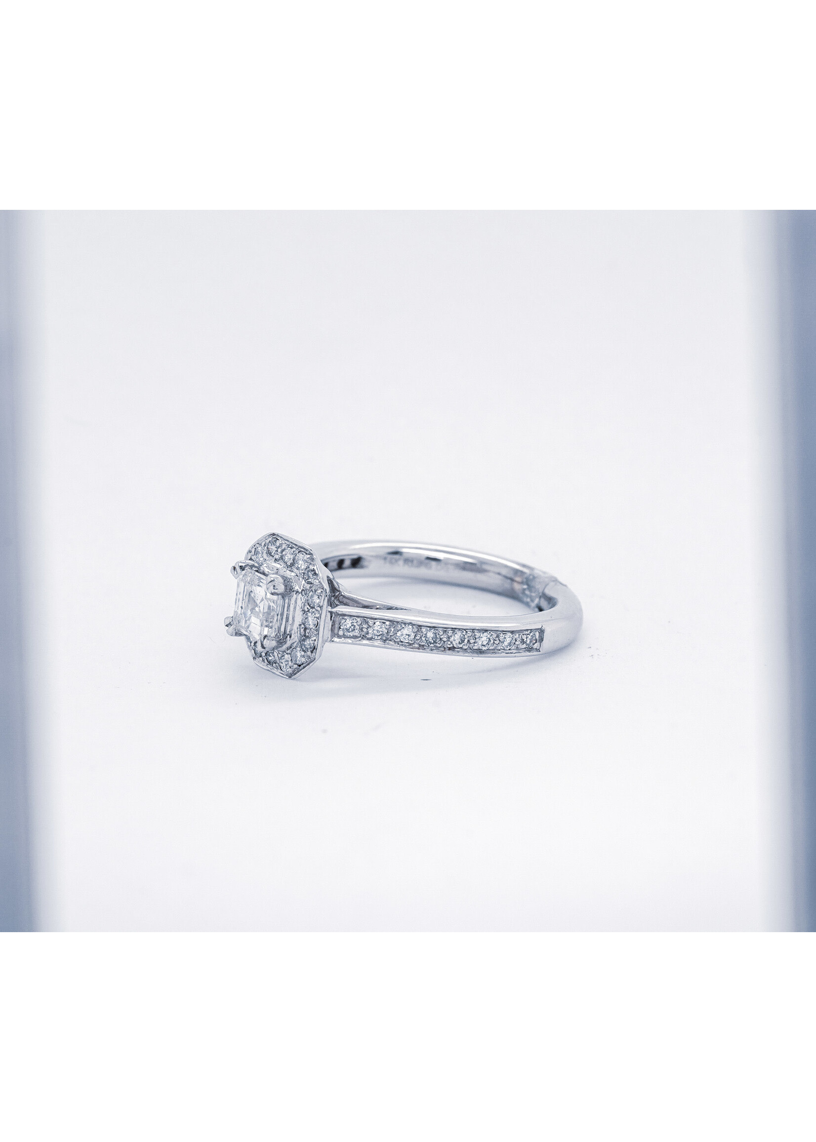 14KW 4.5g 1.0TW (.58ctr) H/SI1 Asscher Cut Diamond Halo Engagement Ring (size 5.25)