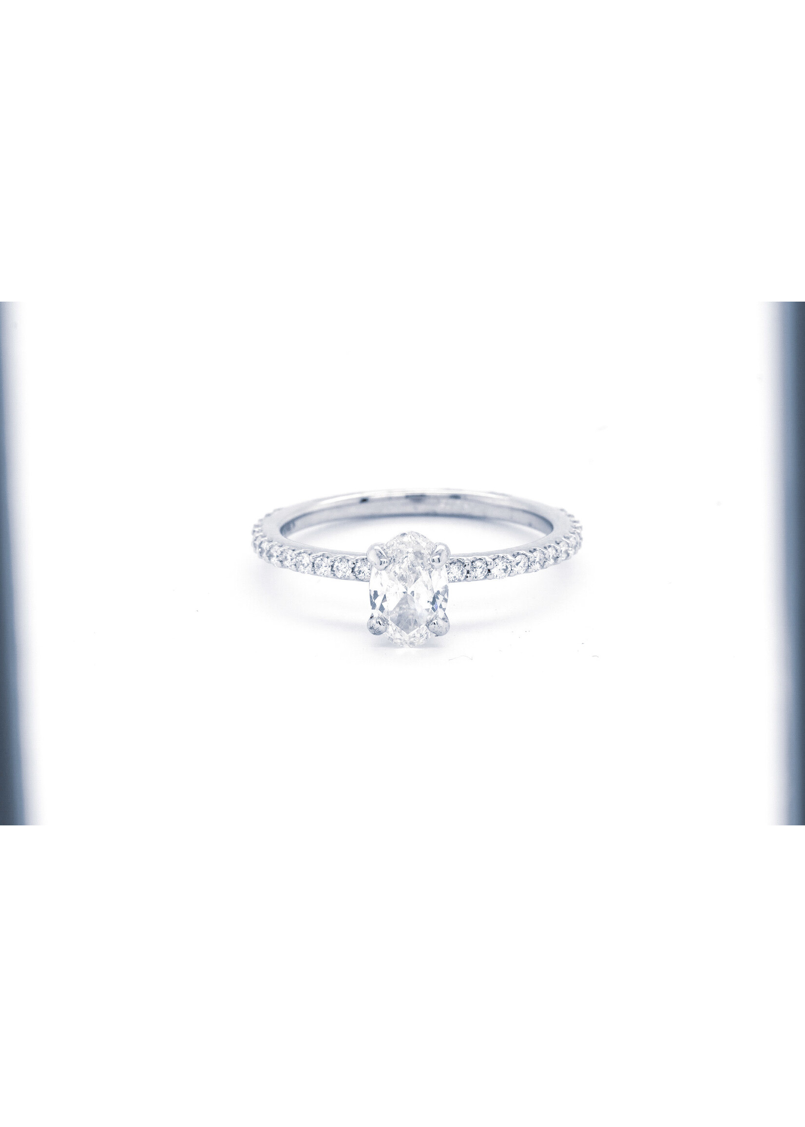 14KW 2.41g 1.02ctw (.72ct) Oval Diamond Engagement Ring (size 7)