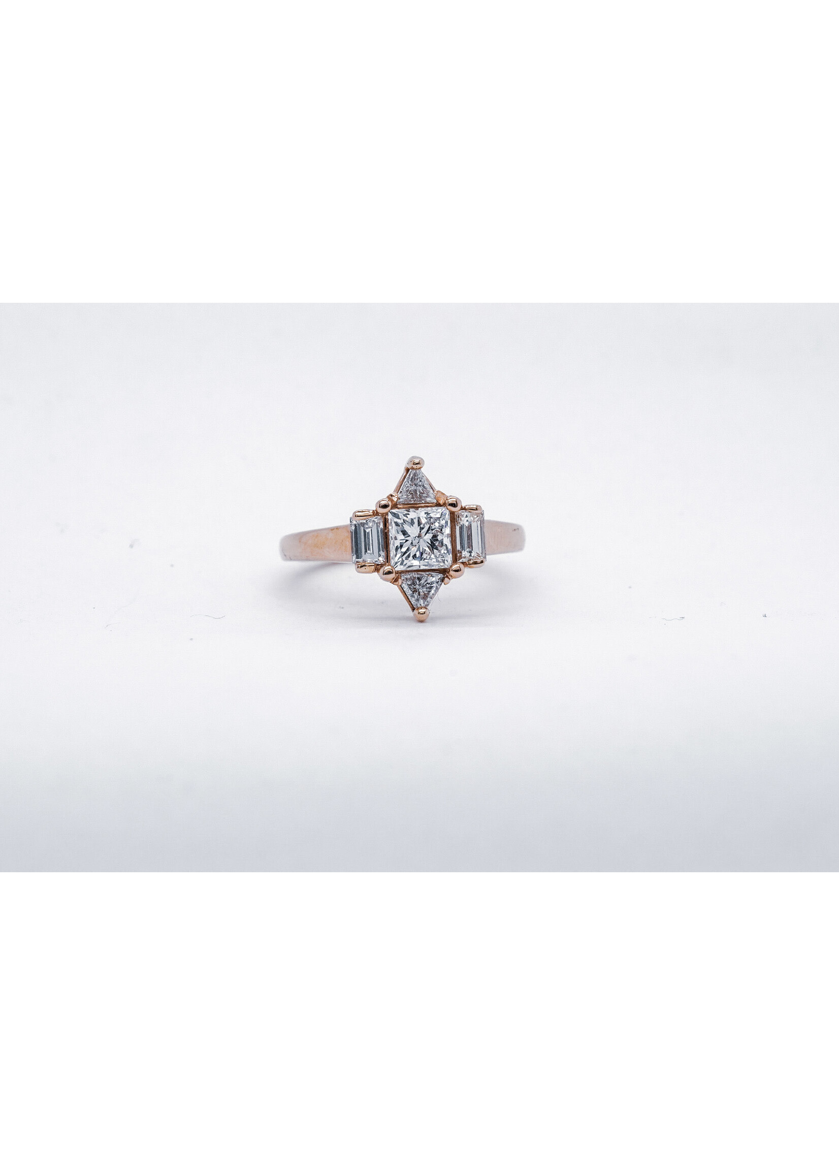 14KR 4.3g 1.32ctw (.78ctr) G/I1 Princess Cut Diamond Geometric Engagement Ring (size 5)